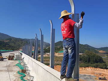 福建屏古高速声屏障图片3